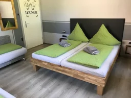 Gemütliches Doppelzimmer in Legden mit Zusatzbett für Urlauber, Radfahrer und Gäste.