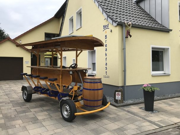 Start einer Bierbike Tour direkt an der Pension in Legden nahe Dorf Münsterland.